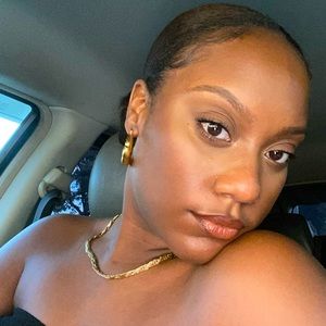 Meet your Posher, Cierra